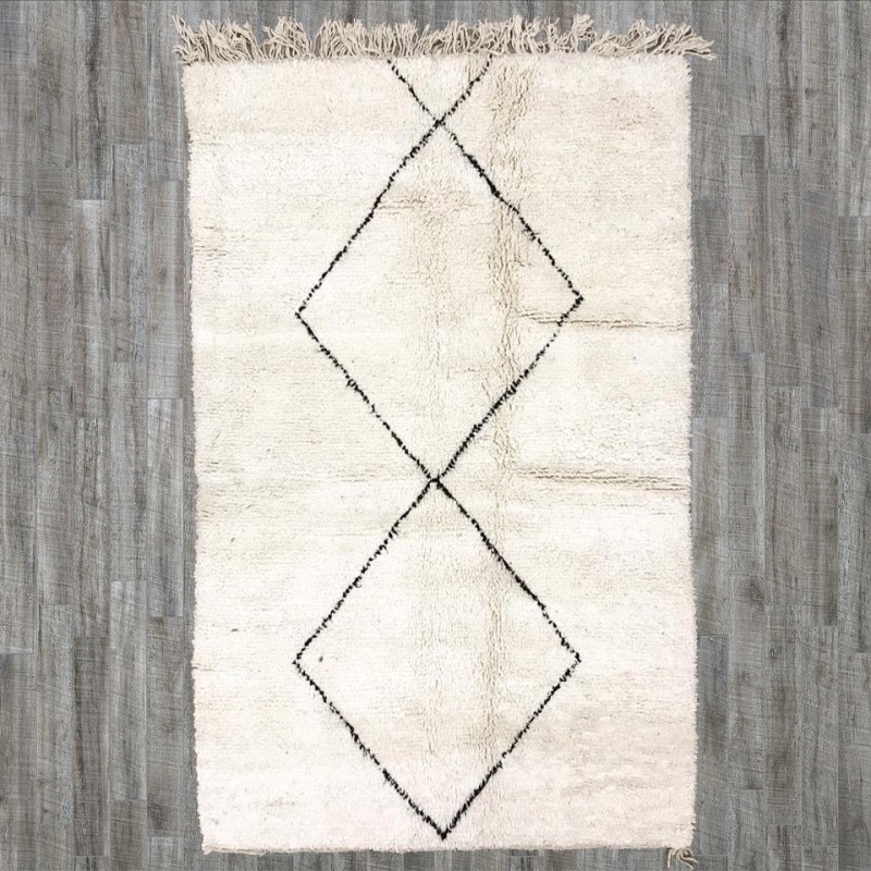 TAPIS BENI OUARAIN TRAITS NOIRS 150X233 B234 TAPIS BENI OUARAIN TRAITS NOIRS 150X233 B234 - Tapis Beni Ouarain